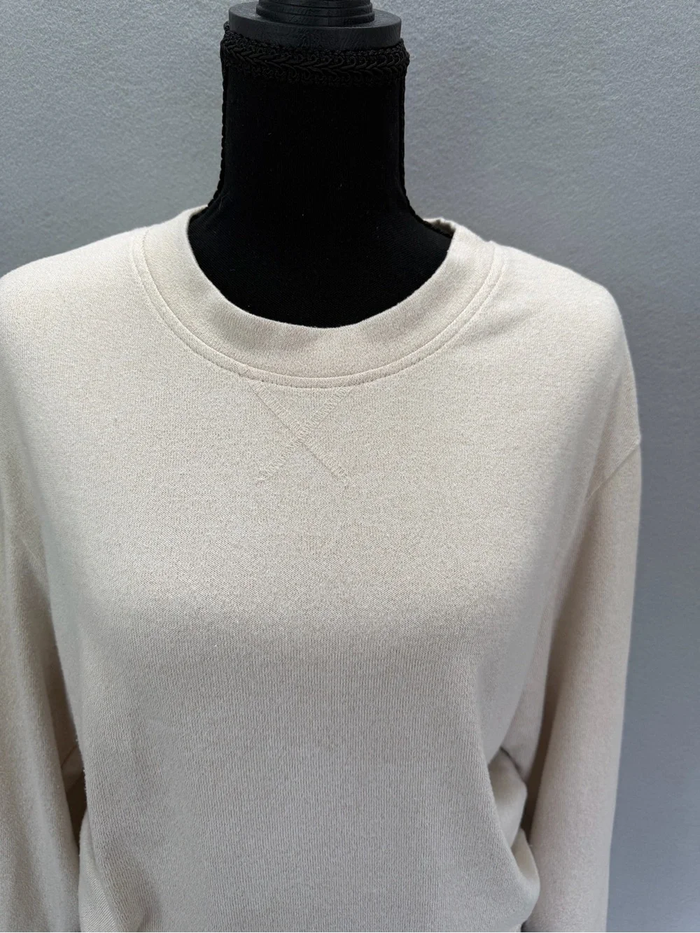 UGG Sweatshirt Pullover XS Women’s Soft Loungewear Beige Long Sleeve